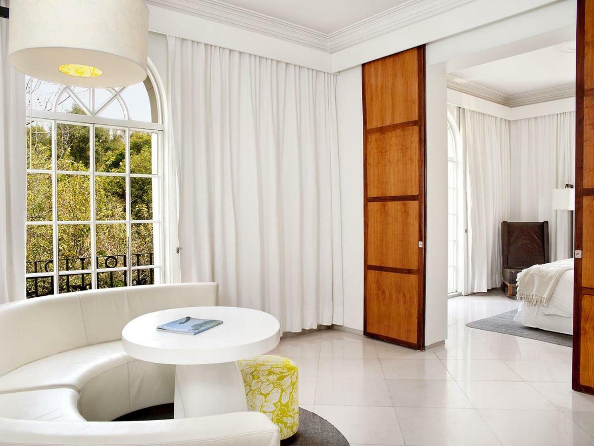 Corner Suite