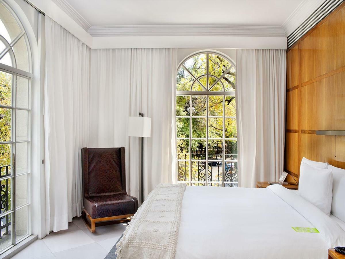 Corner Suite