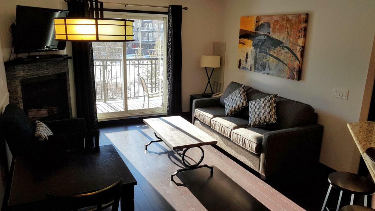 One-Bedroom Suite Mountain View