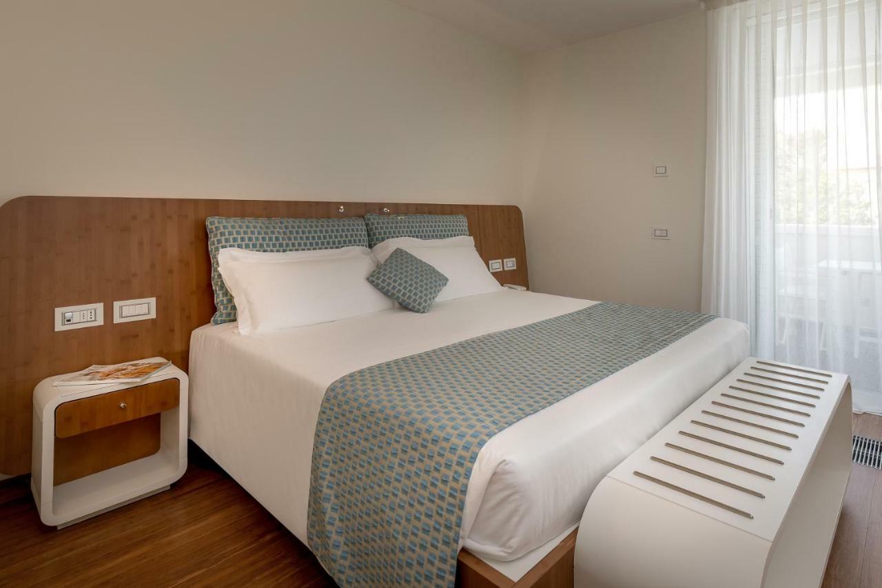 Superior Double Room Partial Sea View