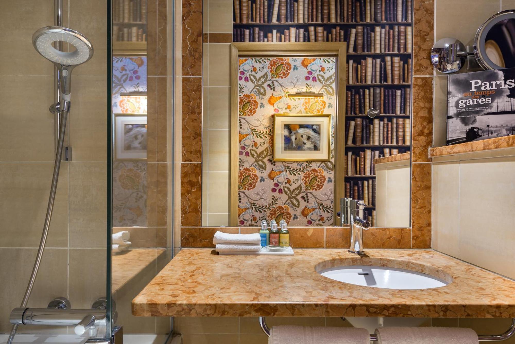 Family Room,1103480055:JPEG