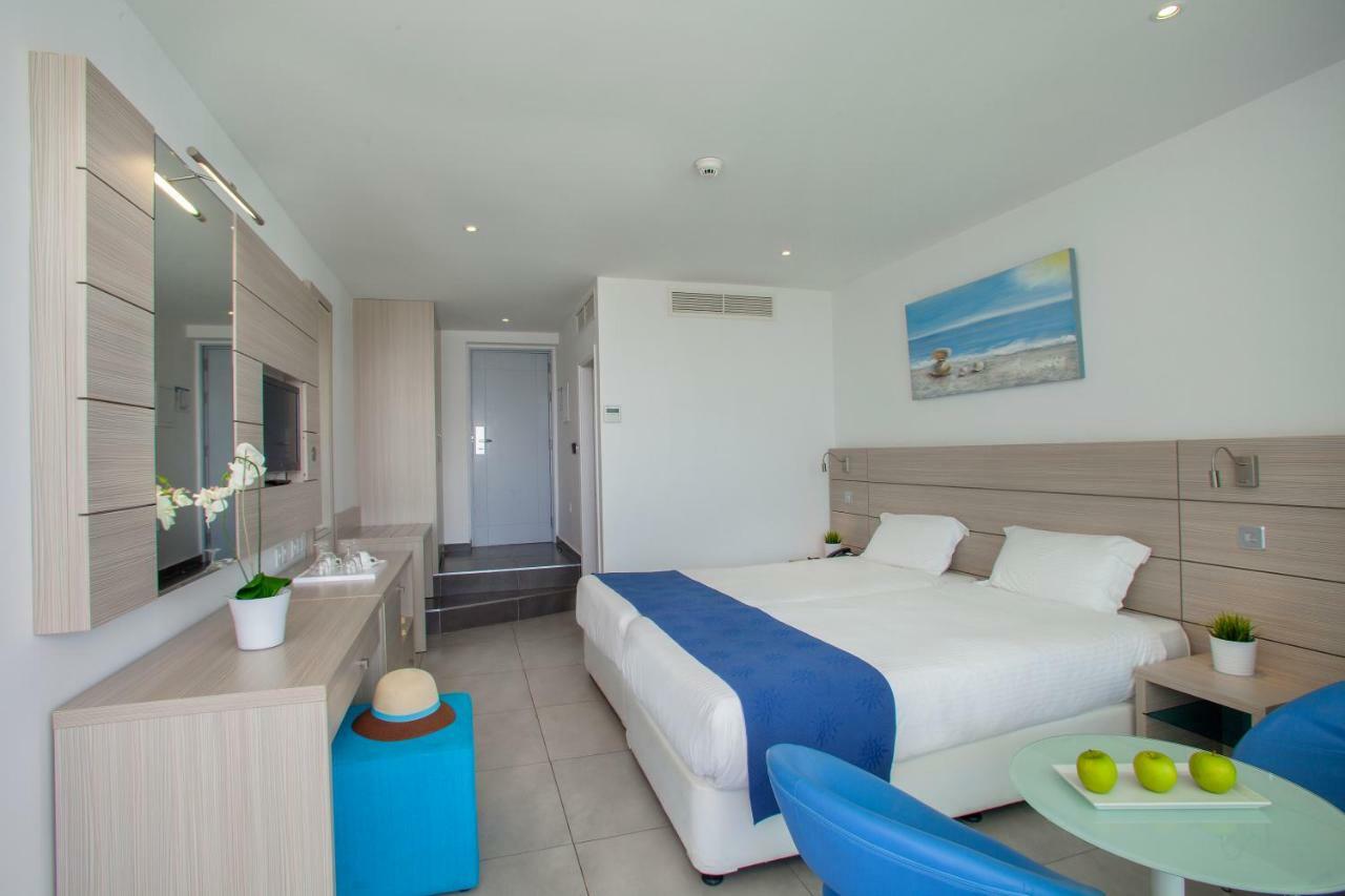 Deluxe Double or Twin Room Sea View