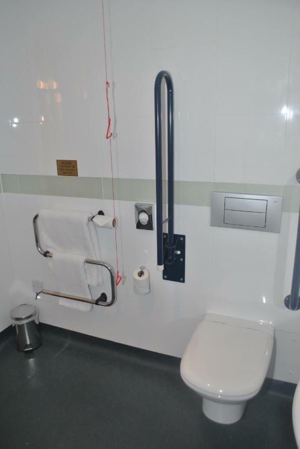 Double or Twin Room Disability Access Hot