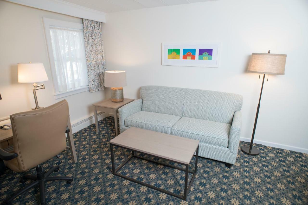 Deluxe Annex with Two Double Beds