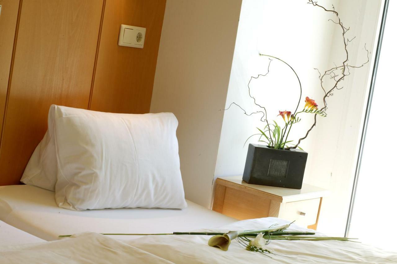 Double Room,1353472879:JPEG