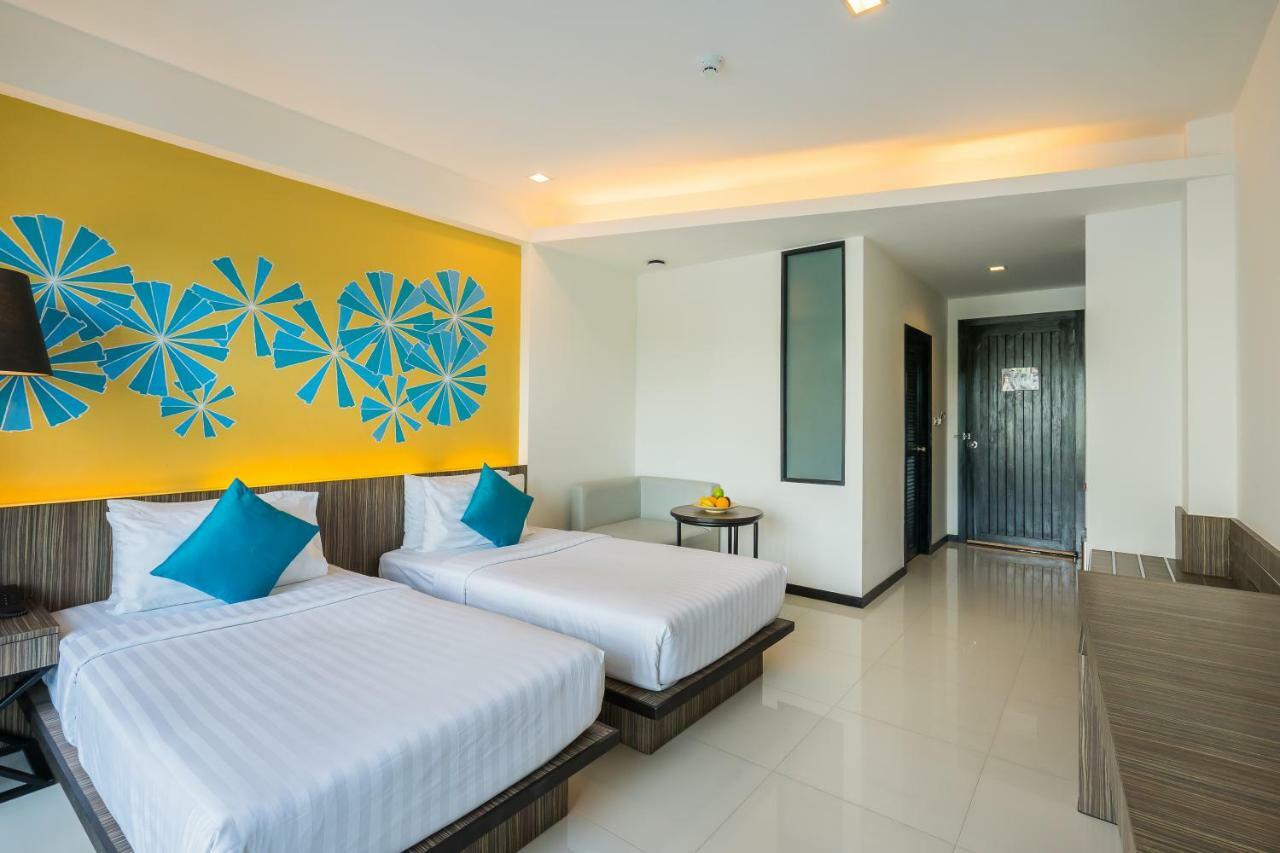 Deluxe City View Twin Room