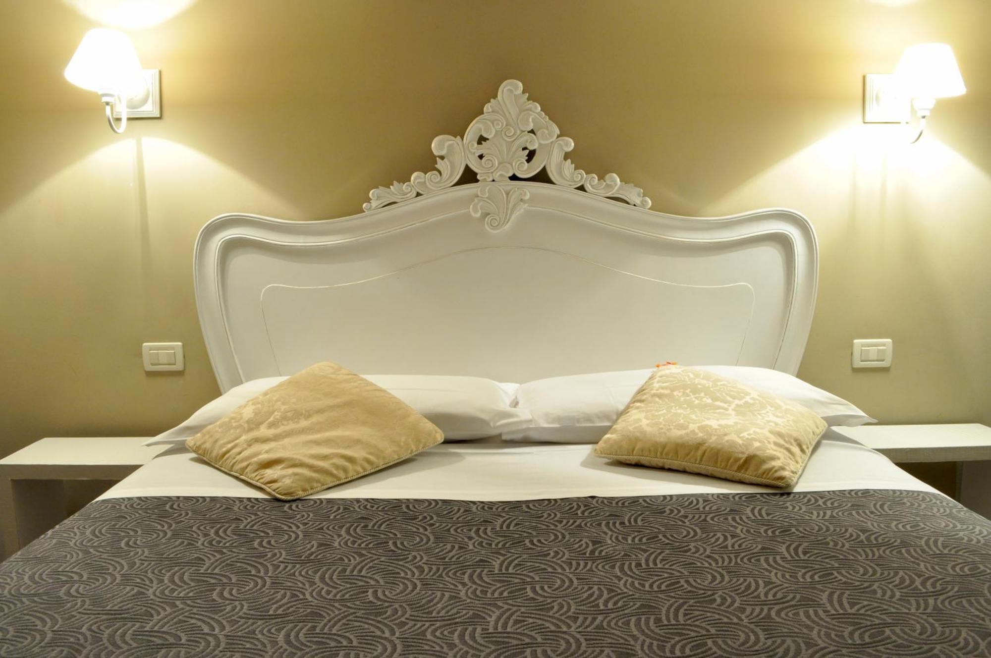 Quadruple Room Split Level