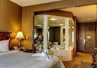 King Suite Spa Bath