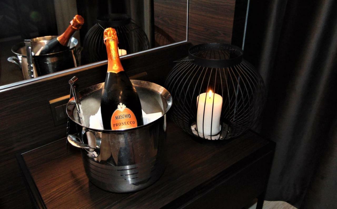 Deluxe King Suite,1219356712:JPEG