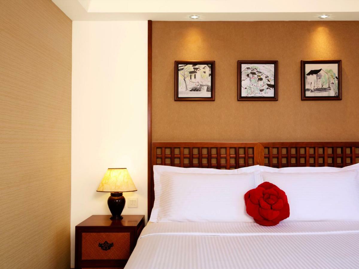 Executive Room with Free 4G Pocket Wi-Fi Device,829598855:JPEG