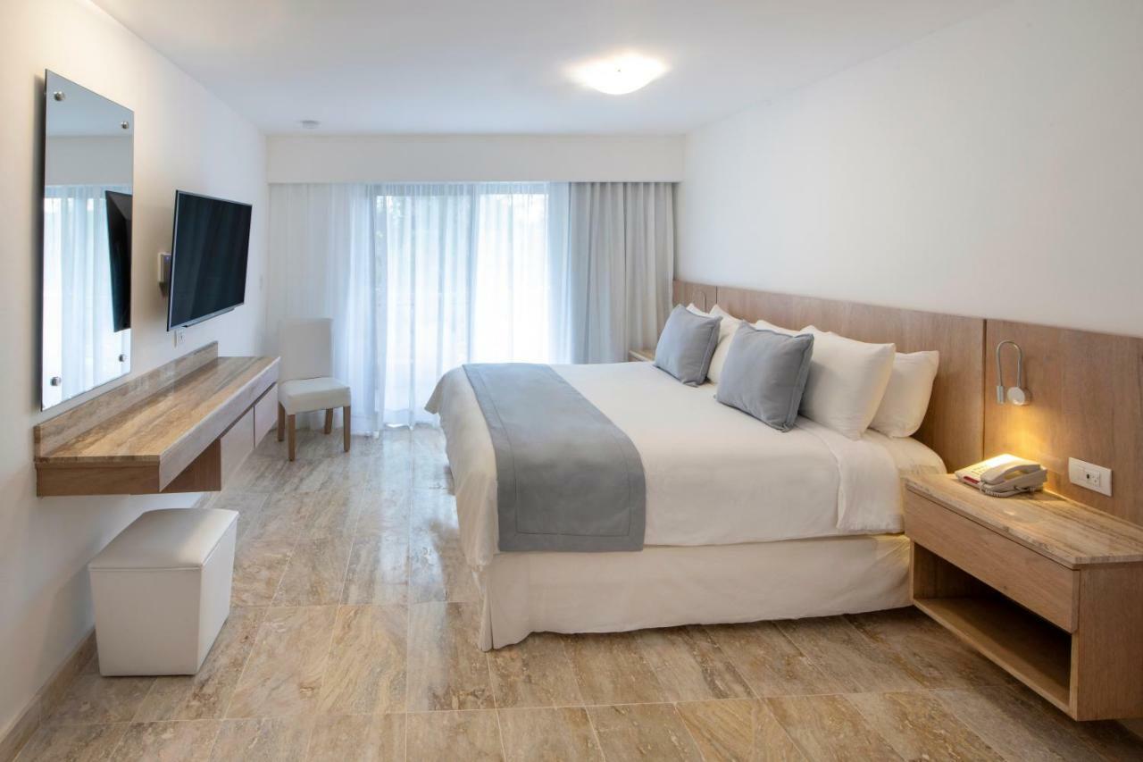 Superior Plus King Room - Non-Smoking,830221547:JPEG