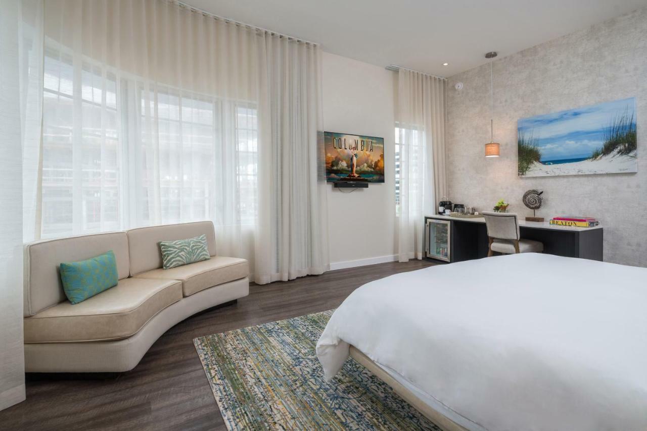 Premier Corner Suite