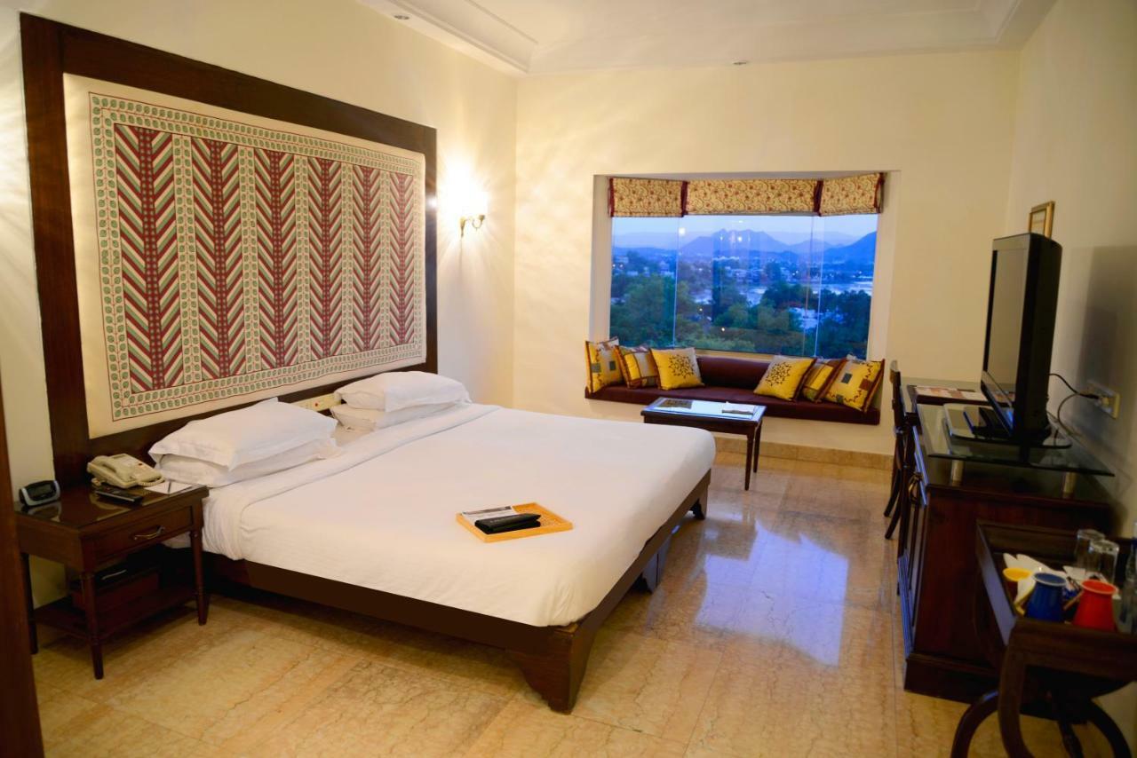 Deluxe Double Room with Lake View- Enjoy 10% Discount F&B,SPA & Laundry,1437006103:JPEG