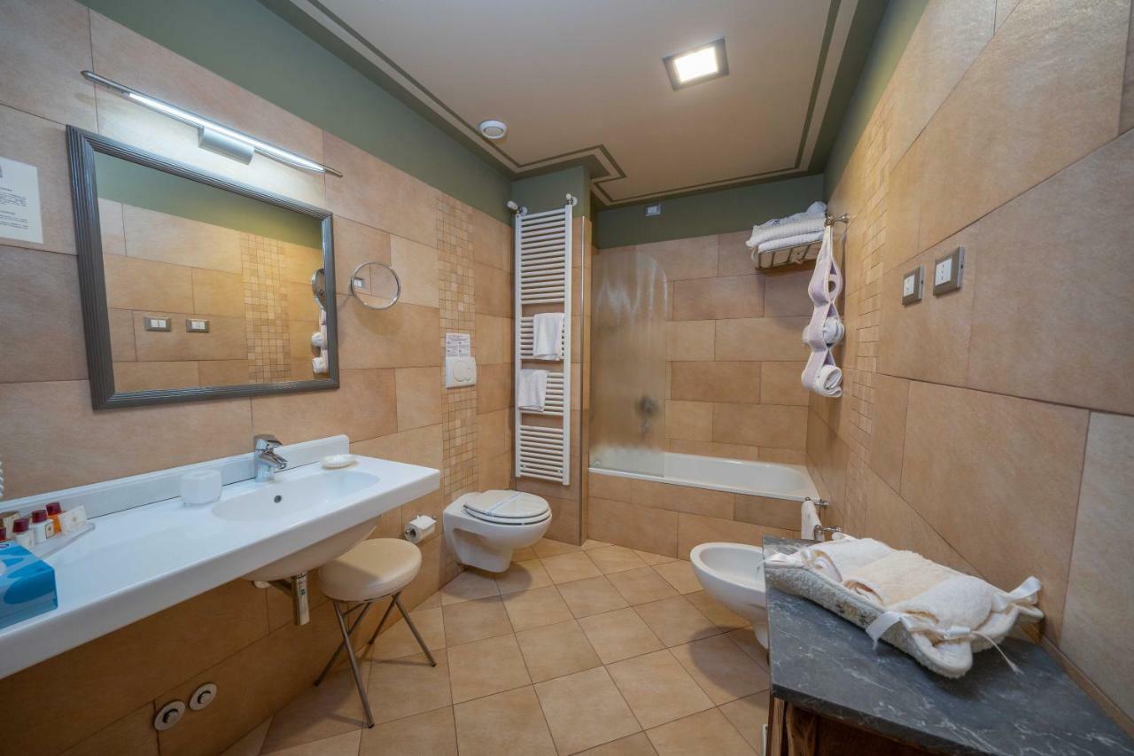 Junior Suite,110374617:JPEG