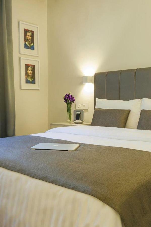 Large Double Room,943325521:JPEG