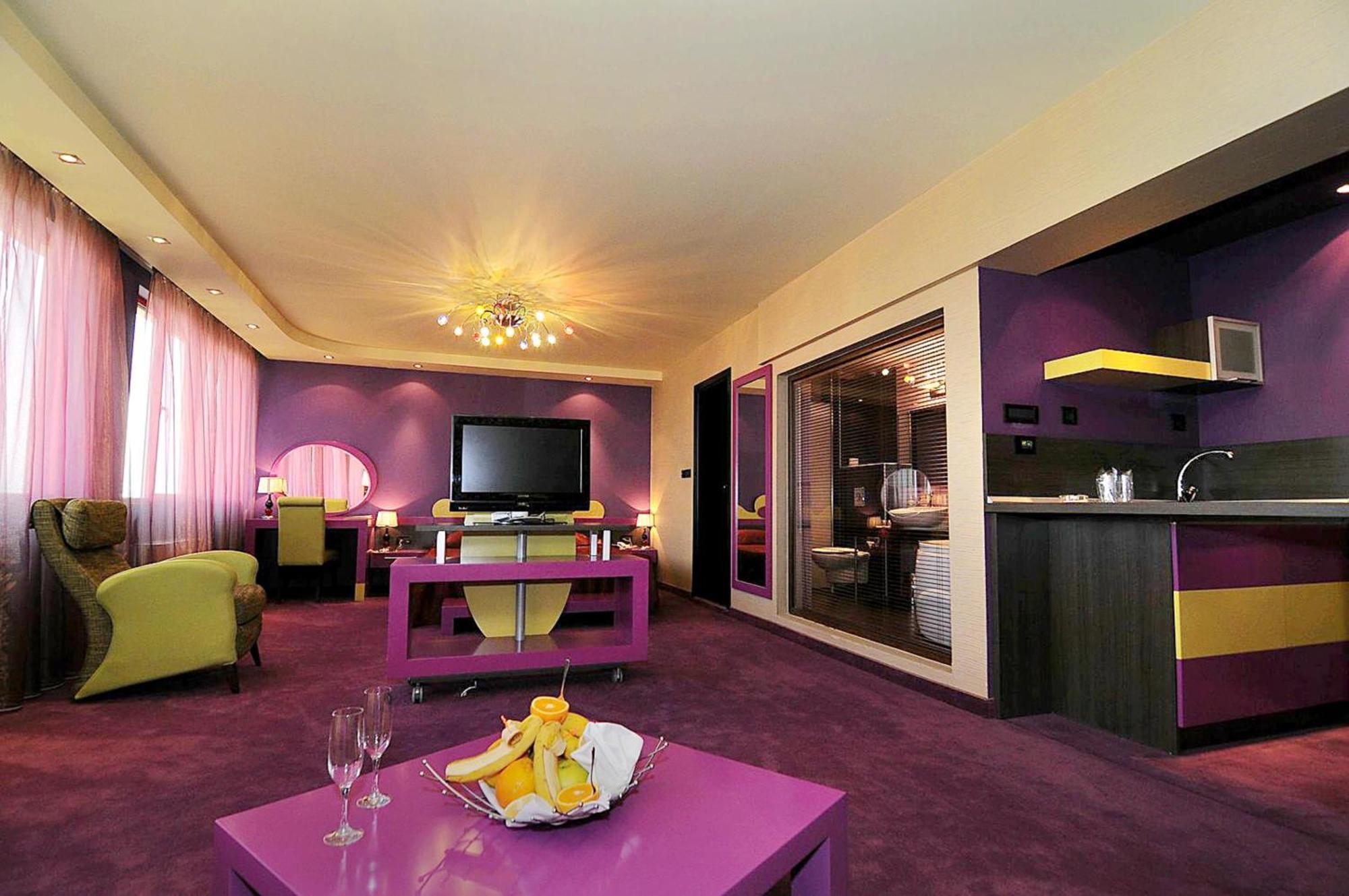 Deluxe Apartment