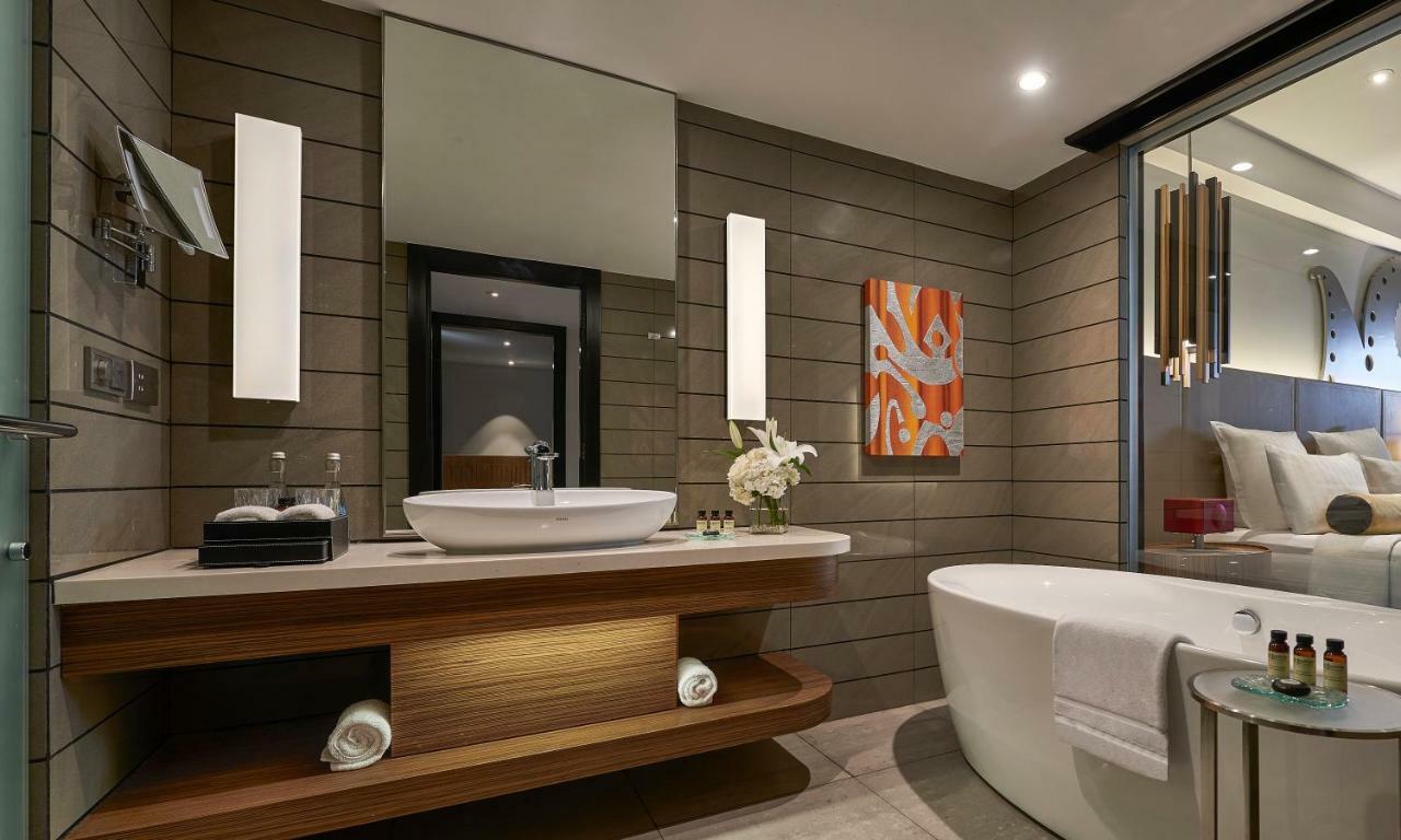 Grand Deluxe King Room