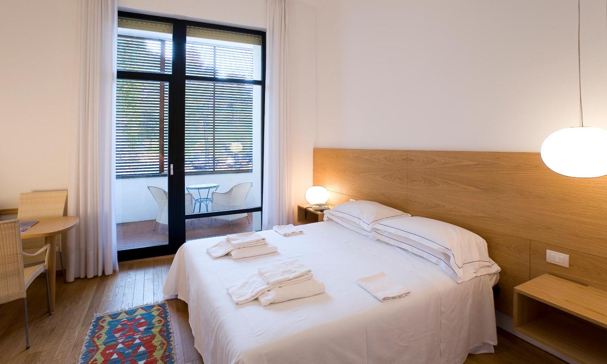 Standard Double or Twin Room,843671720:JPEG