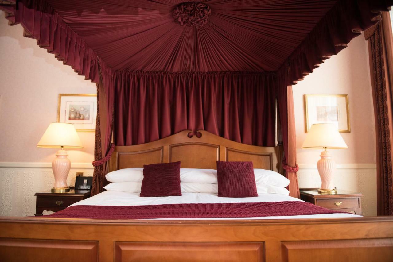 Heritage four Poster Room