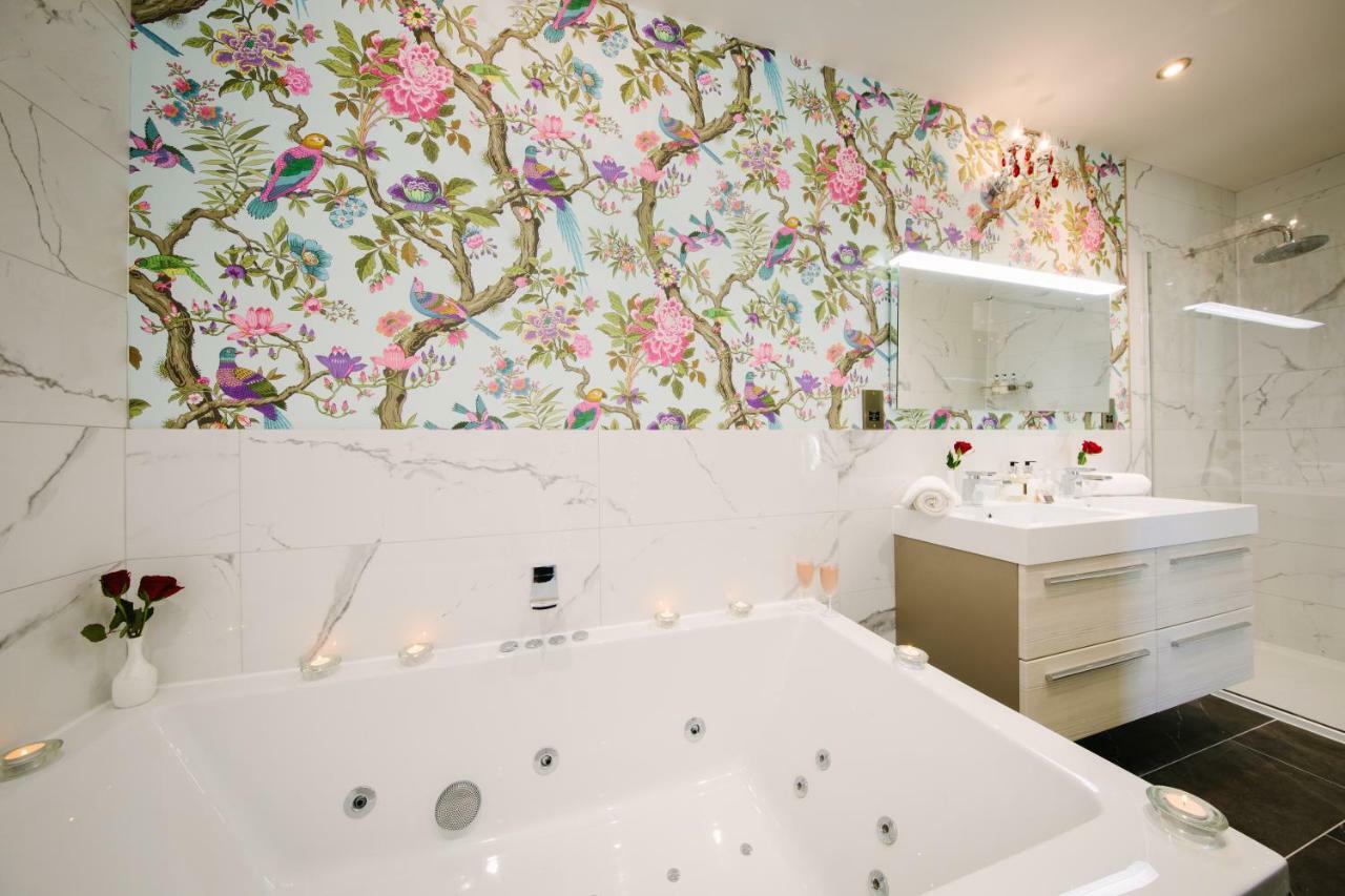 Suite Spa Bath