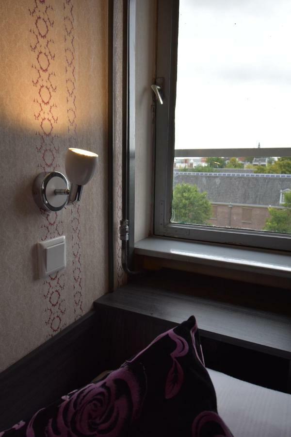 Small Twin Room,909353557:JPEG
