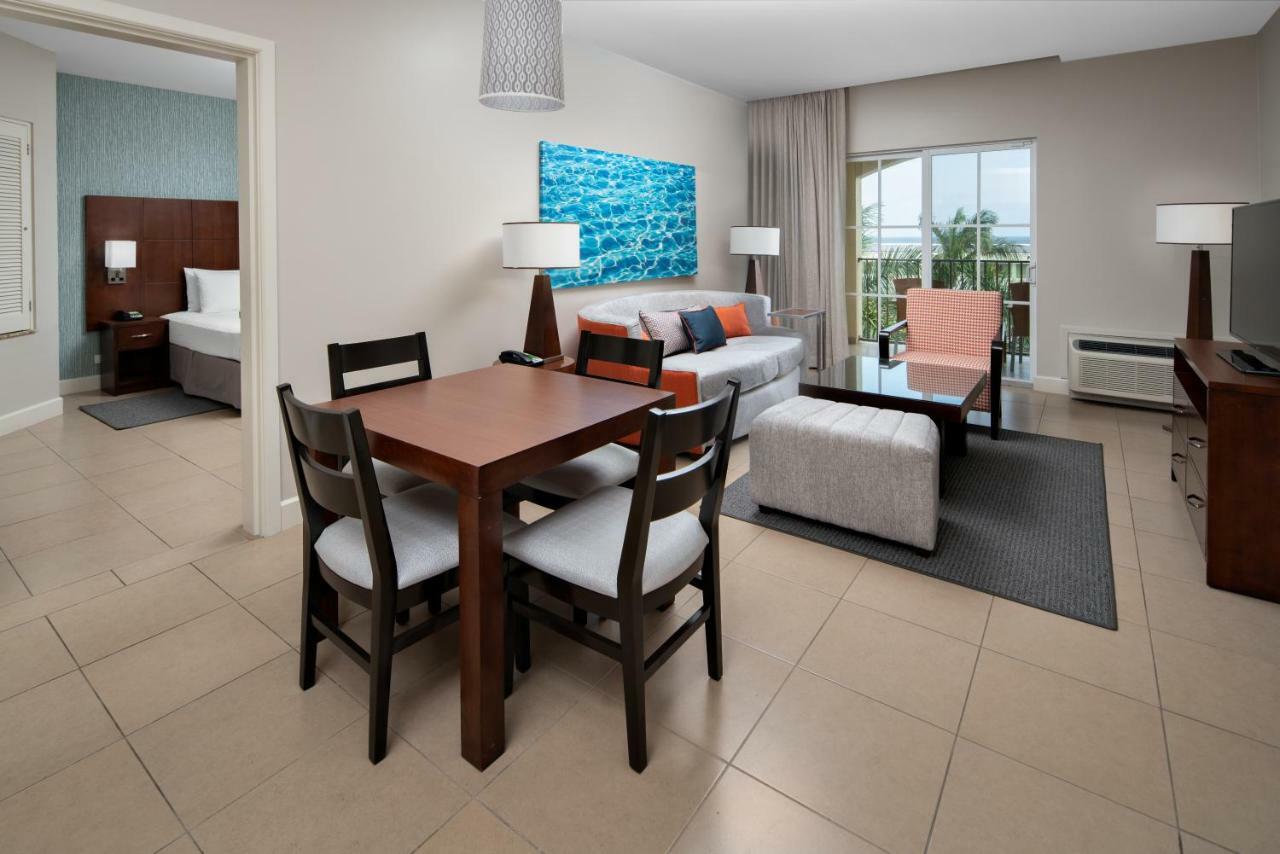 One-Bedroom Suite with Balcony