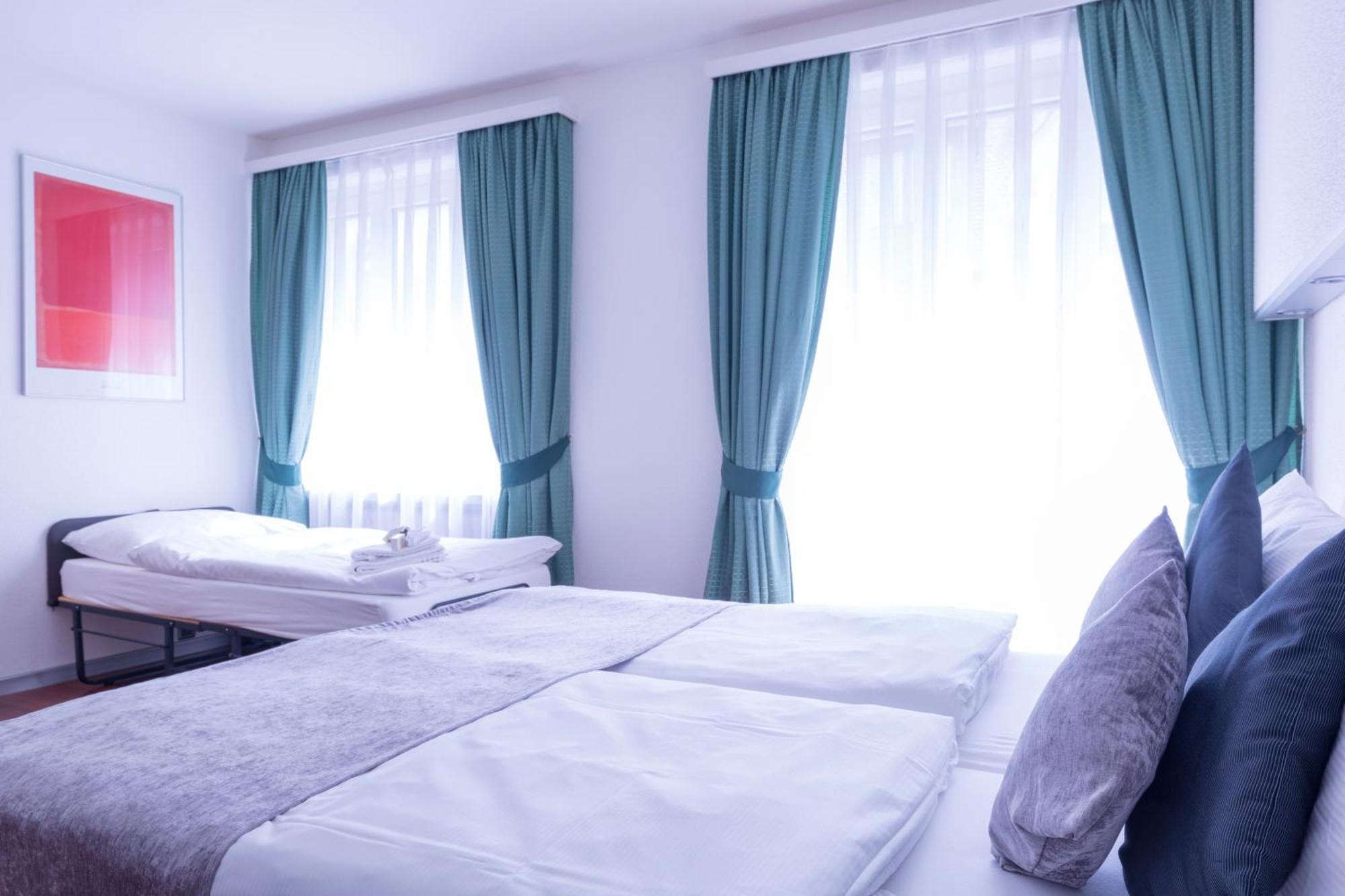 Standard Triple Room,1086053011:JPEG