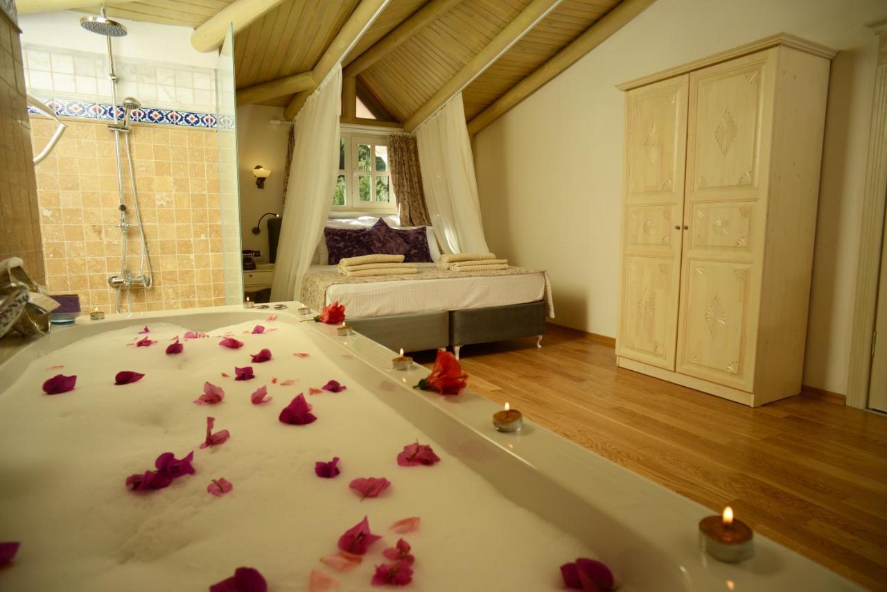 Honeymoon Room