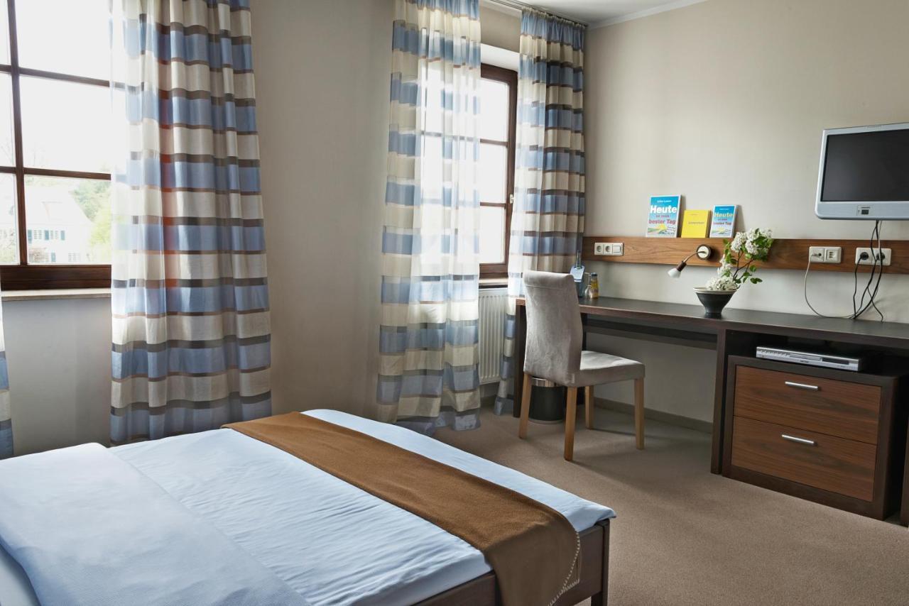 Standard Single Room,925579387:JPEG