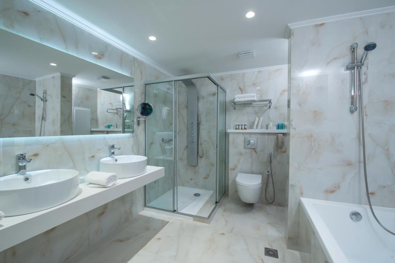Deluxe Panorama Suite Sea View