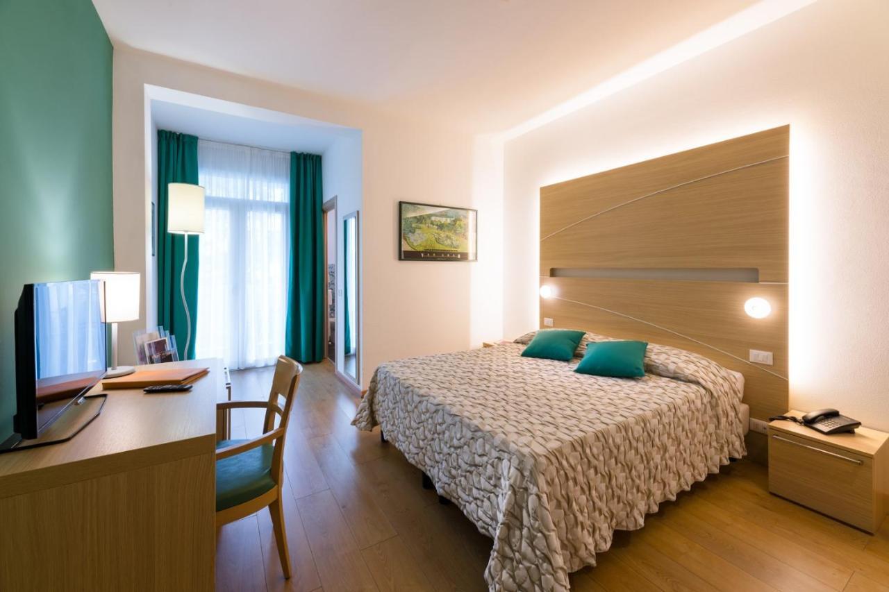 Standard Double or Twin Room,928089400:JPEG