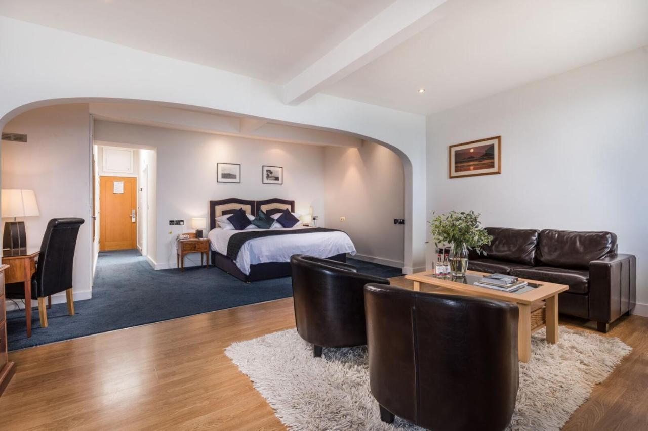 Suite,1211212066:JPEG