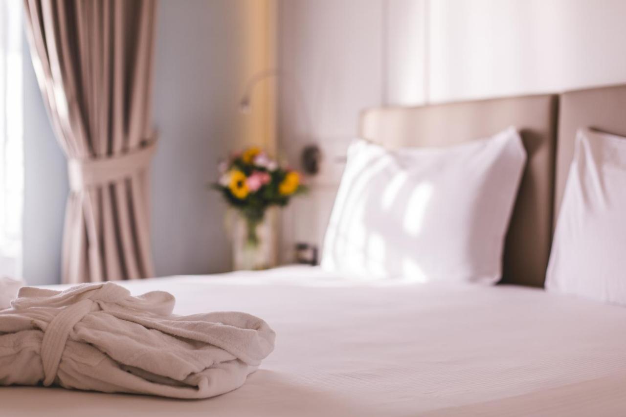 Deluxe Double or Twin Room Lake View