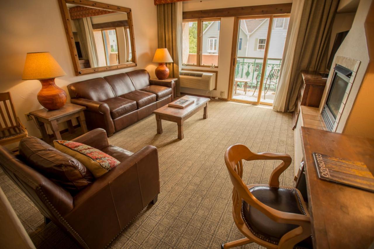 Navajo Junior Suite