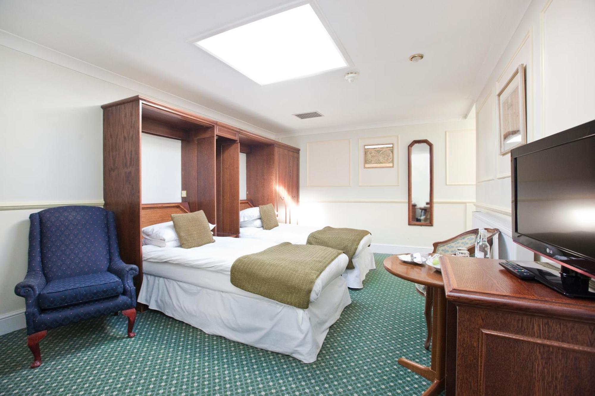 Twin Room,938496979:JPEG