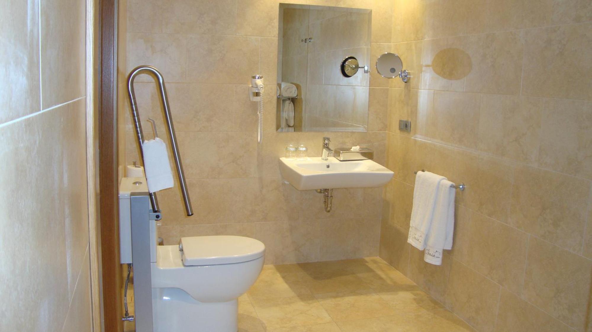 Double or Twin Room Disability Access
