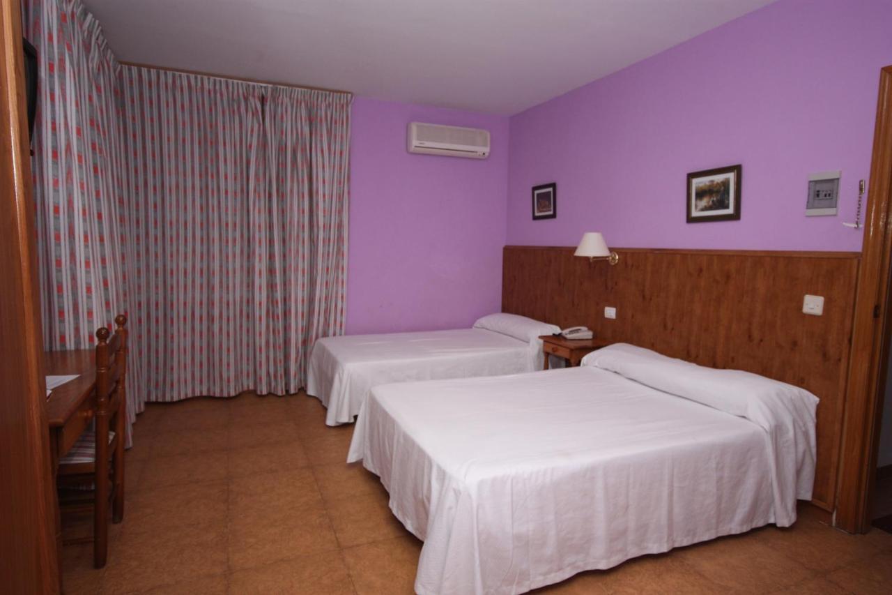 Triple Room,1756401379:JPEG