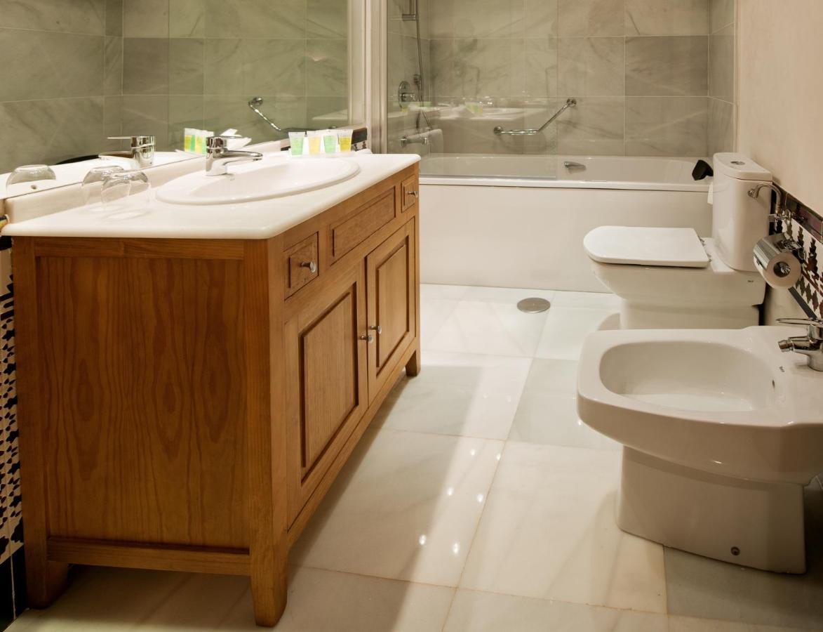 Double Room,1587493668:JPEG