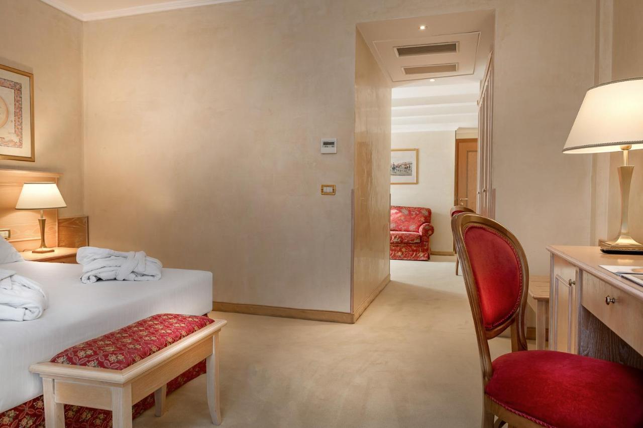 Family Suite with Spa Access,944985166:JPEG