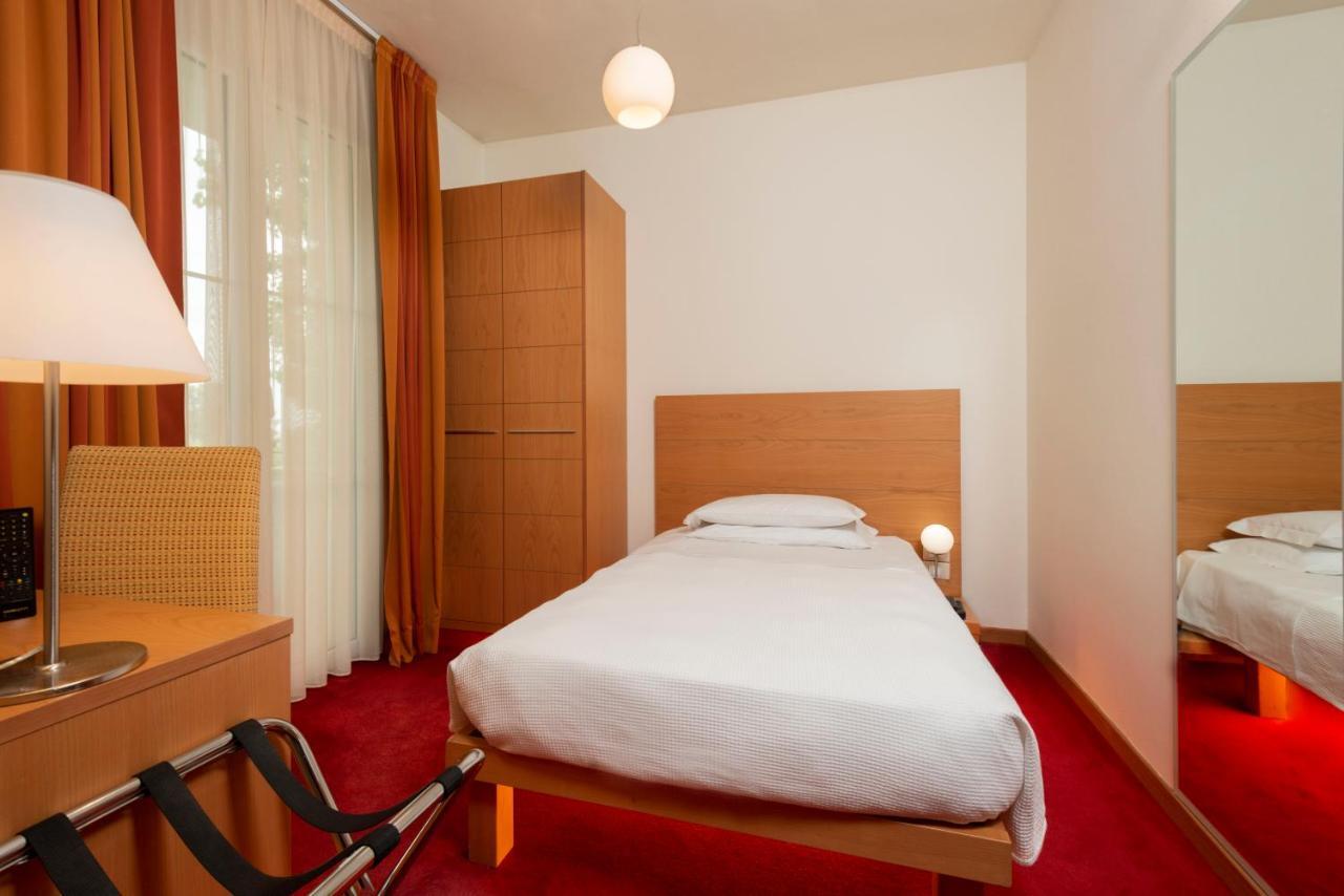 Single Room,1209316360:JPEG
