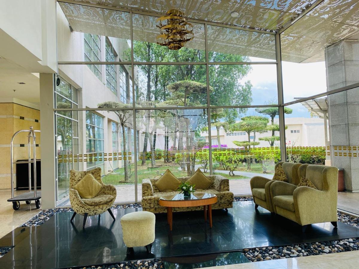 Deluxe Garden View Twin Room