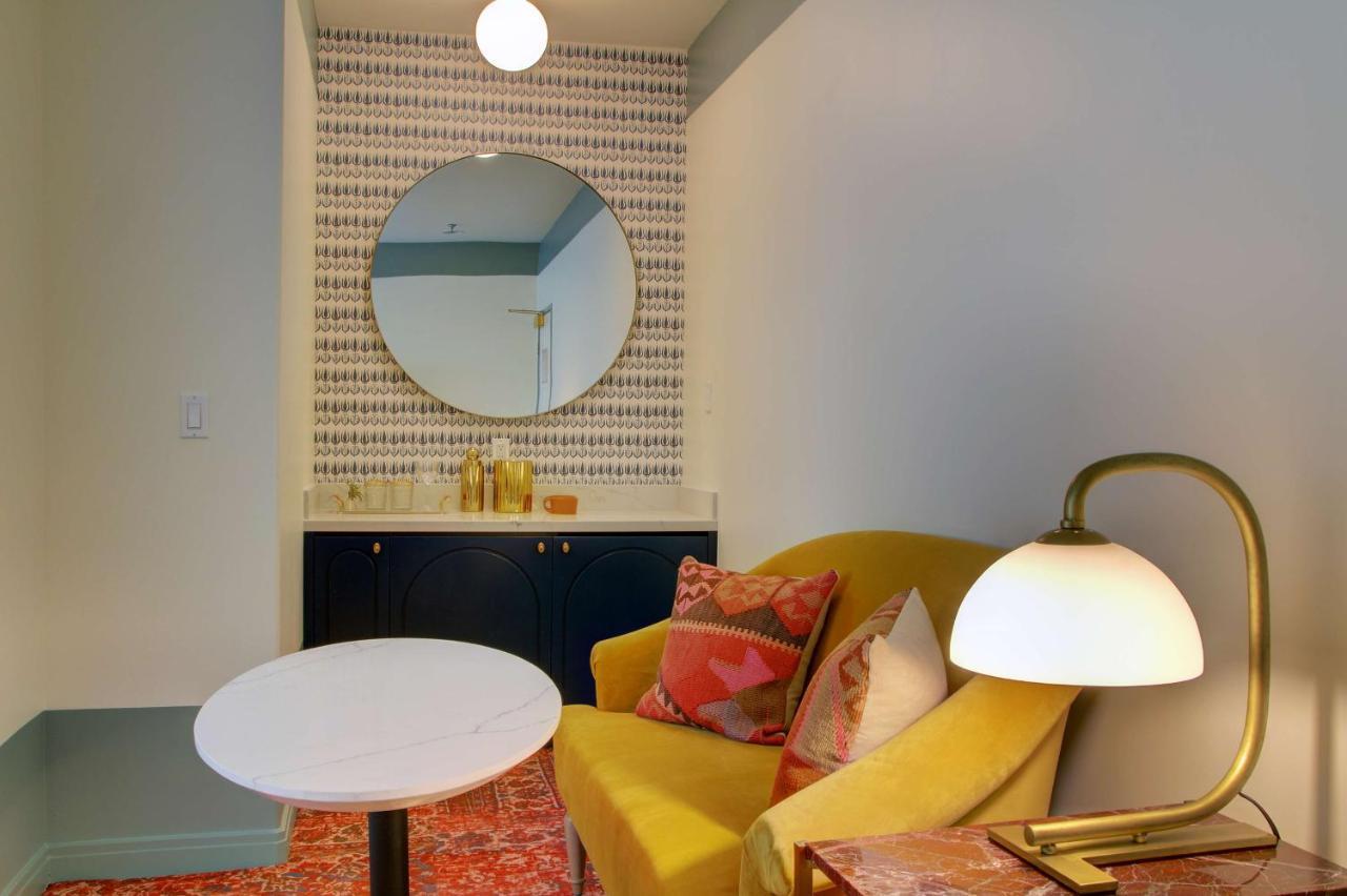 Queen Room with Two Queen Beds,957589861:JPEG