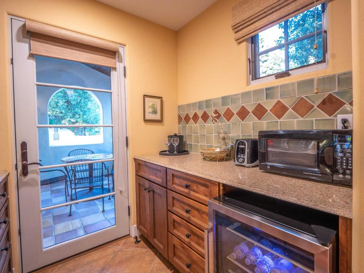 Luxury Suite 1,957717139:JPEG