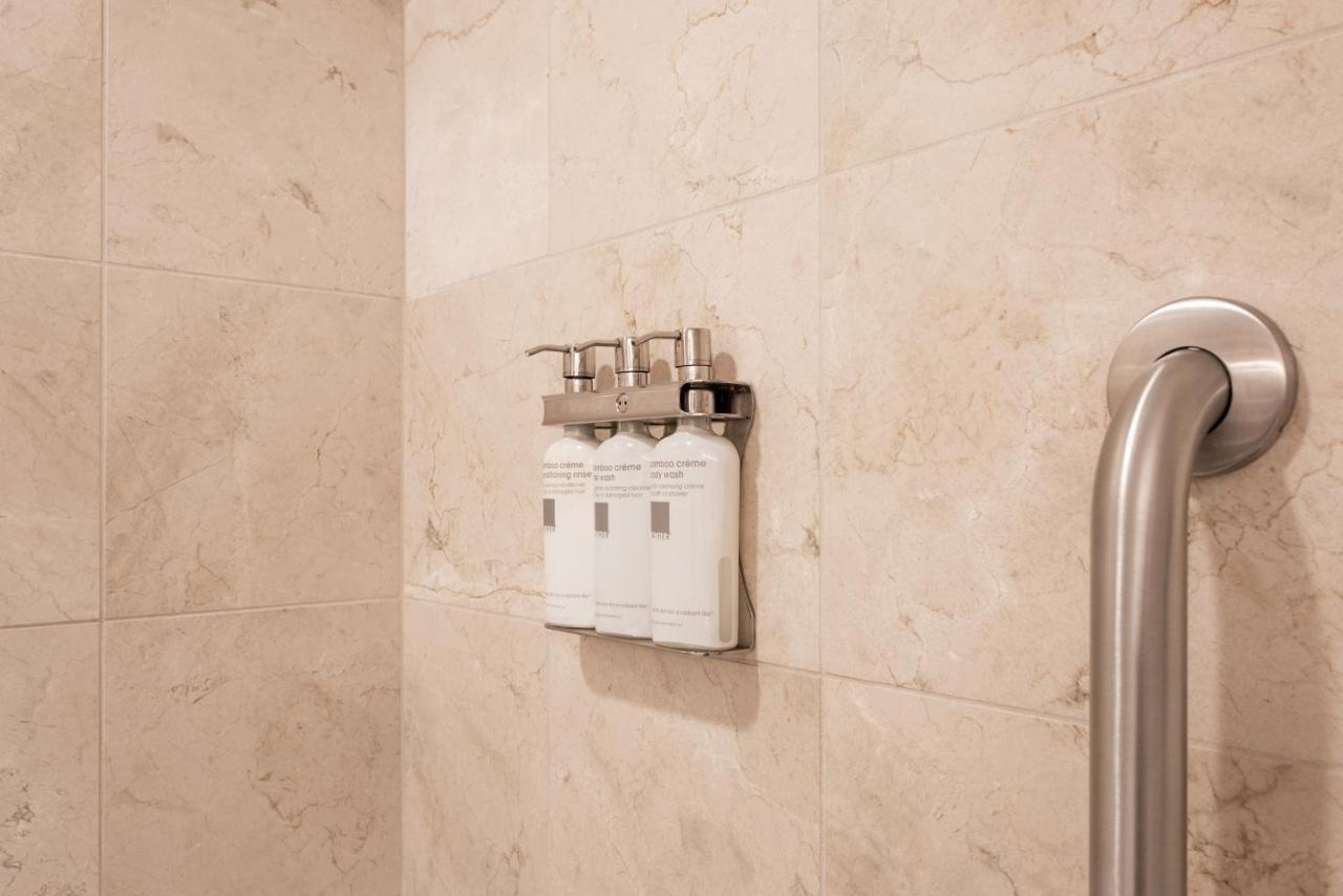 Accessible Queen Room Roll Shower