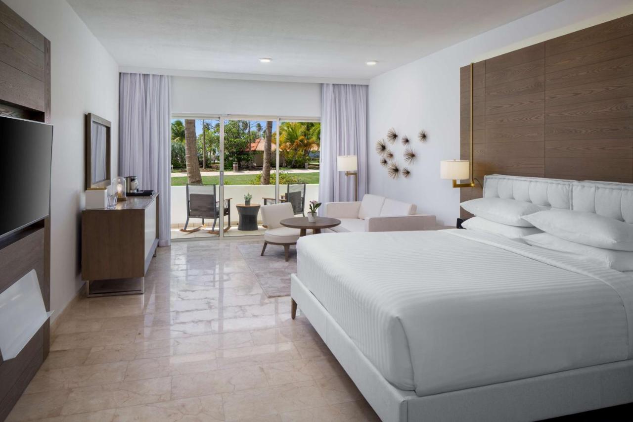 Deluxe King Room Garden View