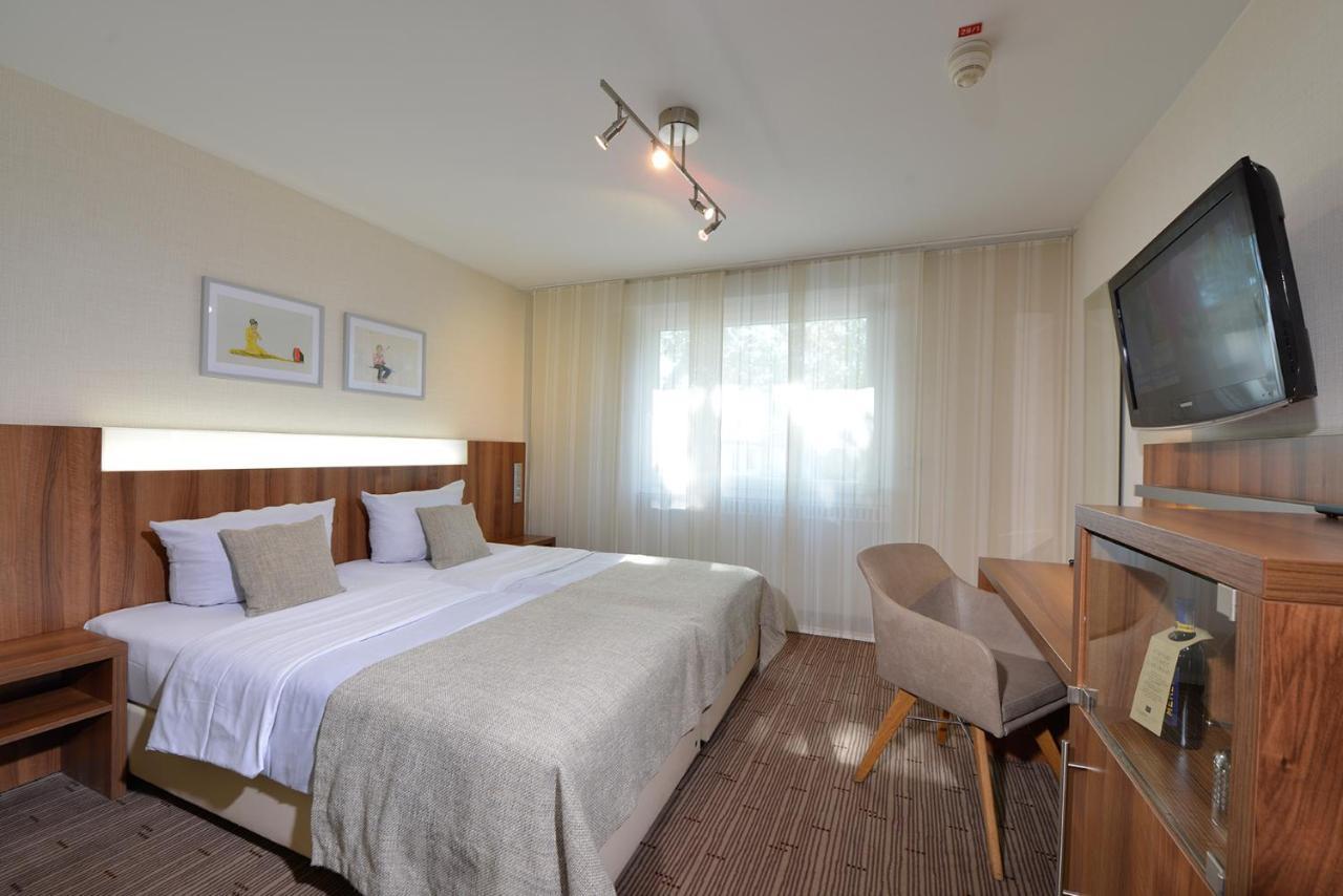 Double Room,1651166066:JPEG