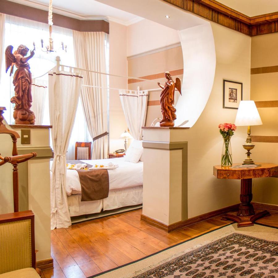 Suite,969826753:JPEG