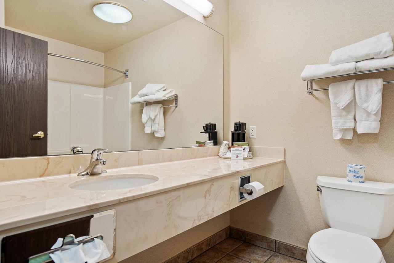 Queen Suite with Two Queen Beds - Disability Access