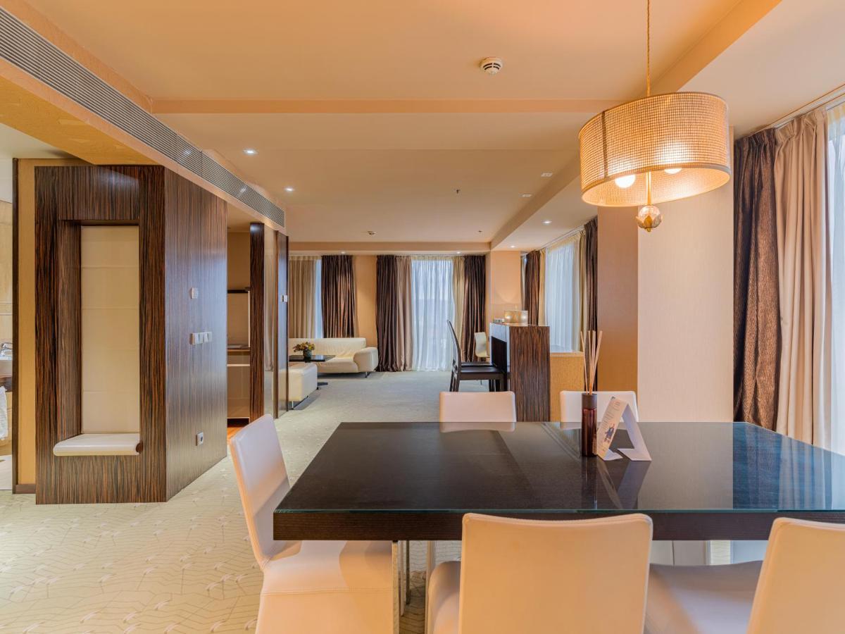 Presidential King Suite - Non-Smoking,979449898:JPEG