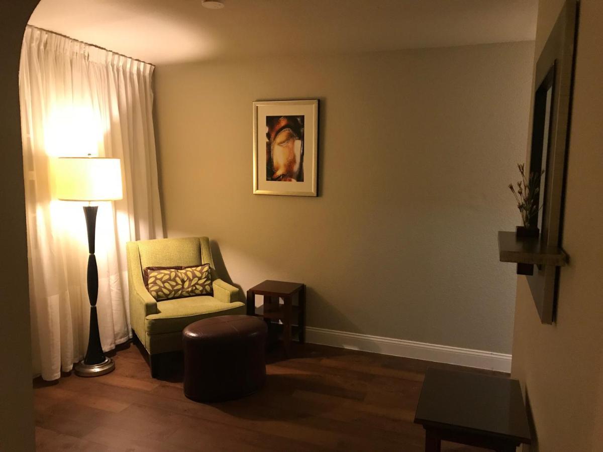King Suite,977285134:JPEG